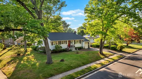 53 Mansfield Rd, Piscataway, NJ 08854
