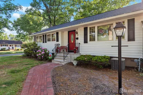 53 Mansfield Rd, Piscataway, NJ 08854