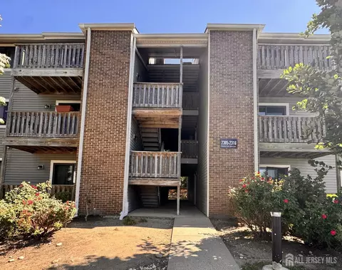 2315 Ravens Crest Dr, Plainsboro, NJ 08536