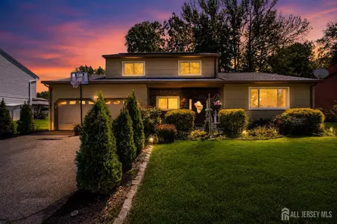 213 Normandy Rd, Edison, NJ 08820