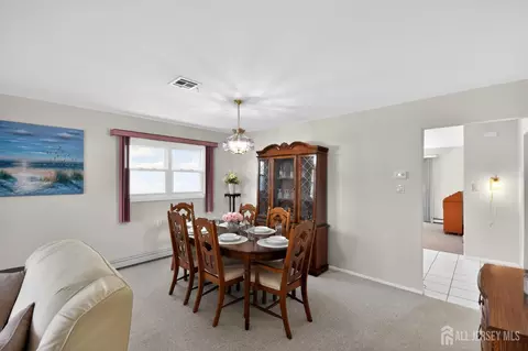 Dining - 17 Corinth Pl, Berkeley, NJ 08757 photo 3 of 6