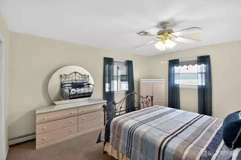 Bedroom - 17 Corinth Pl, Berkeley, NJ 08757 photo 5 of 6