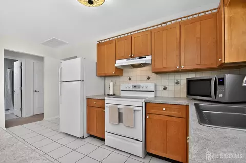 Kitchen - 17 Corinth Pl, Berkeley, NJ 08757 photo 3 of 3