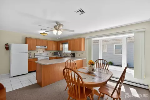 Dining - 17 Corinth Pl, Berkeley, NJ 08757 photo 6 of 6