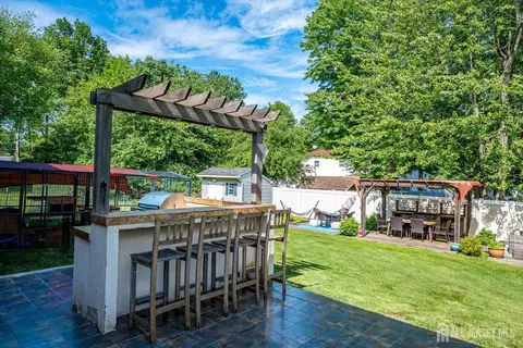 Exterior - 10 Falcon Dr, Edison, NJ 08820 photo 6 of 7