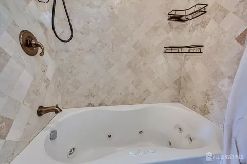Bath - 10 Falcon Dr, Edison, NJ 08820 photo 3 of 4