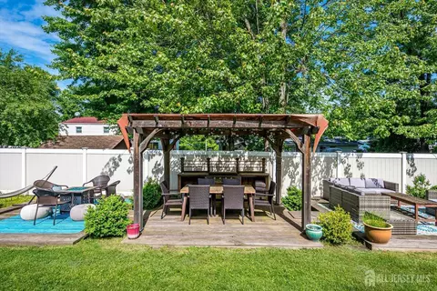 Exterior - 10 Falcon Dr, Edison, NJ 08820 photo 7 of 7