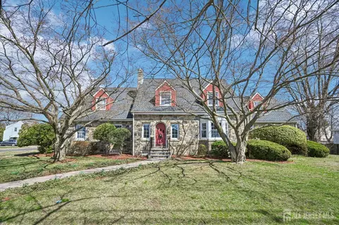 644 Parkway Ave, Ewing, NJ 08618