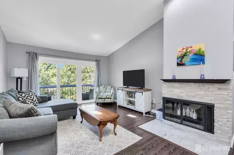 384 Mcdowell Dr, East Brunswick, NJ 08816