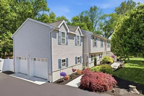185 Fresh Ponds Rd, South Brunswick, NJ 08852