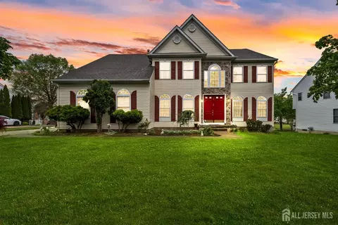 10 Julie Ct, Somerset, NJ 08873