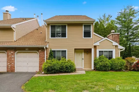 38 Cherrywood Dr, Somerset, NJ 08873