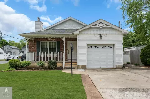 16 Avenue A Ave, Helmetta, NJ 08828