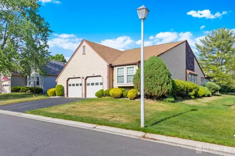 38 Canterbury Dr, Monroe, NJ 08831