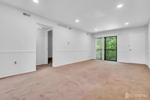 Living - 1909 Raspberry Ct, Edison, NJ 08817 photo 4 of 6