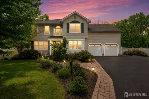 73 Nystrom Trl, Matawan, NJ 07747