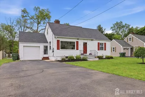 147 Main St, Lebanon, NJ 08833