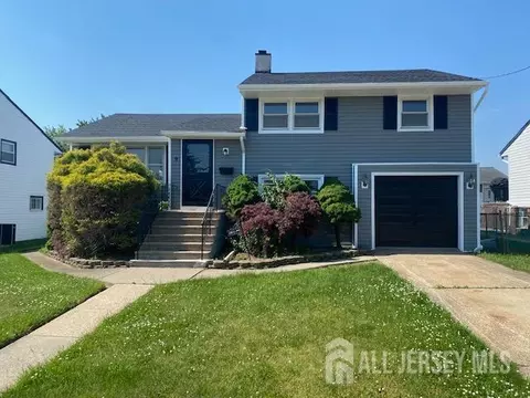 9 Bernath St, Carteret, NJ 07008
