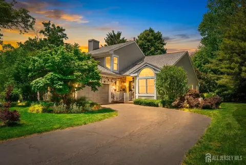 22 Boxwood Dr, Princeton, NJ 08540