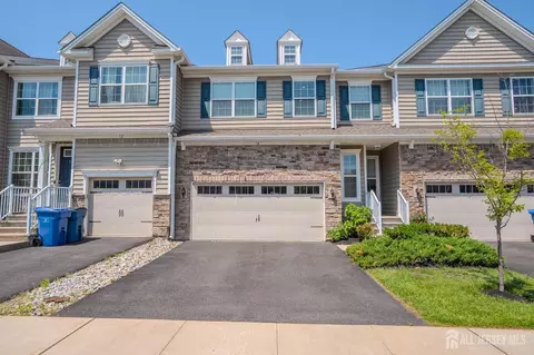 14 Jasmine Dr, Monroe, NJ 08831