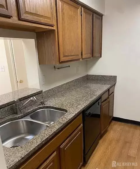 1007 Ravens Crest Dr, Plainsboro, NJ 08536