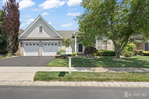 93 Country Club Dr, Monroe, NJ 08831