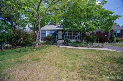 237 4th St, Dunellen, NJ 08812