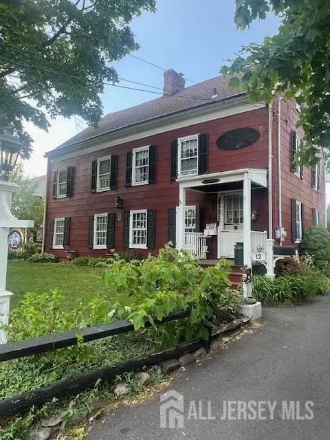 12 Freeman St, Woodbridge, NJ 07095