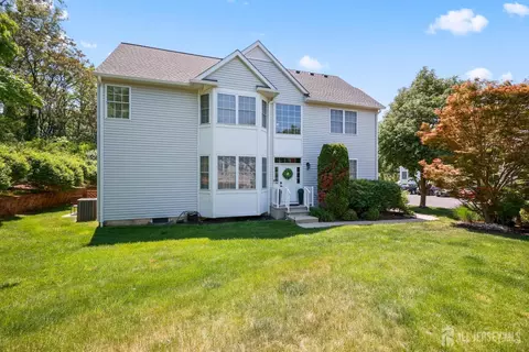 28 Sand Hill Ct, Jamesburg, NJ 08831