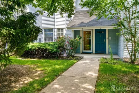 9 Tanglewood Ct, South Brunswick, NJ 08852