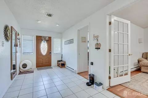 Entry Way - 15 Markham Rd, Edison, NJ 08817 photo 2 of 2
