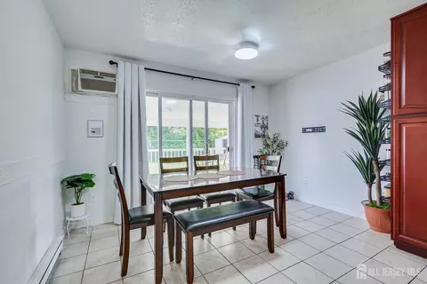 Dining - 15 Markham Rd, Edison, NJ 08817 photo 2 of 4