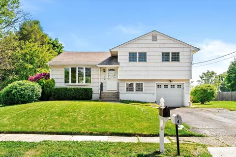 3 Probasco Dr, Allentown, NJ 08501