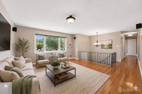 743 Wood Ave, Edison, NJ 08820