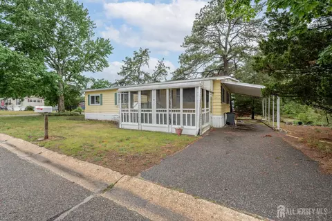 48 Beaver Ave #A, Whiting, NJ 08759