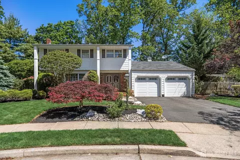 54 Eileen Way, Edison, NJ 08837