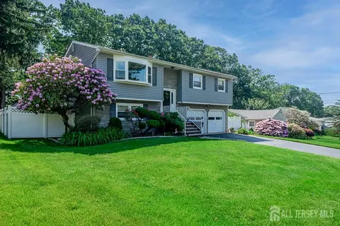 93 Hillsdale Ave, East Brunswick, NJ 08816
