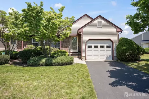21 John Hancock Dr # -A, Monroe, NJ 08831