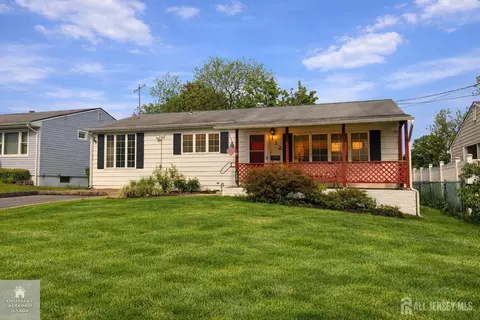 112 Kendall Dr, Parlin, NJ 08859