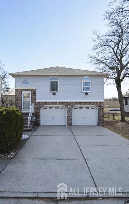 36 Aylin St, Metuchen, NJ 08840