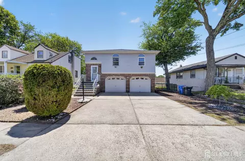 36 Aylin St, Metuchen, NJ 08840