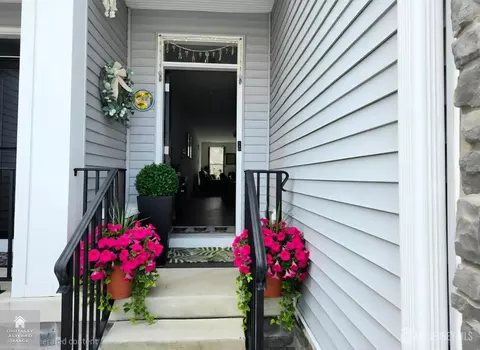 27 Wisteria Ct, Monroe, NJ 08831