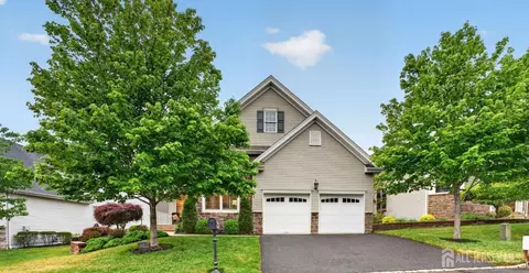 4 Mayflower Ct, Somerset, NJ 08873