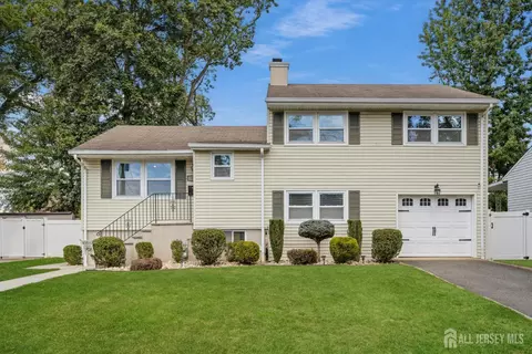 16 Neptune Pl, Colonia, NJ 07067