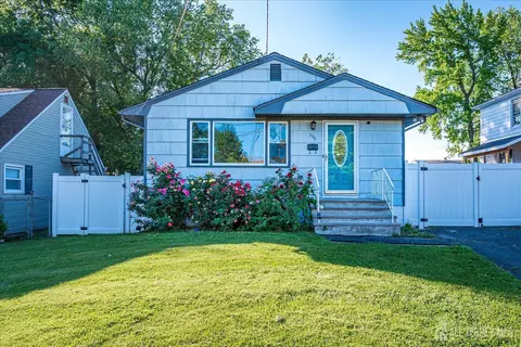 320 Demorest Ave, Avenel, NJ 07001