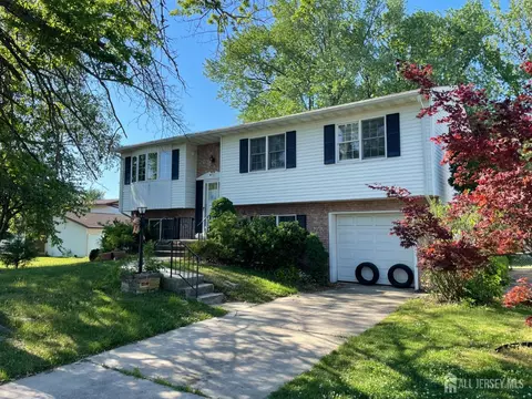 8 Durham Ter, Mount Holly, NJ 08060