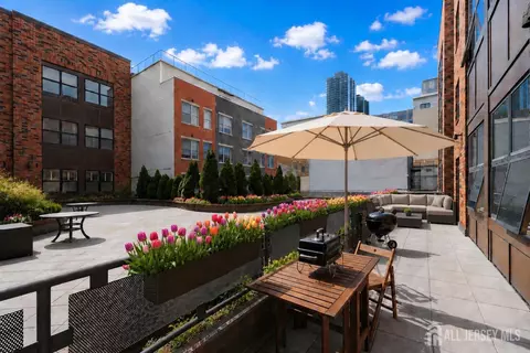 187 Warren St #211, Jersey City, NJ 07302