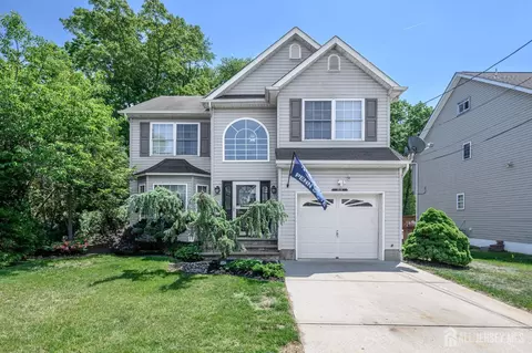 20 N Shore Blvd N # -B, Helmetta, NJ 08828