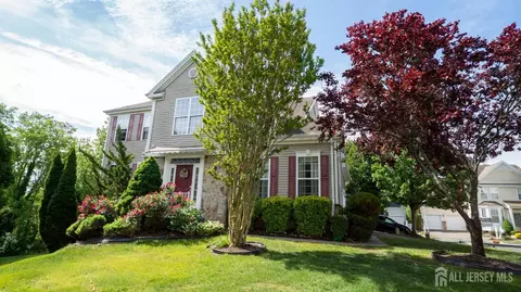 16 Biesiada Ct, Parlin, NJ 08859