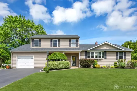 5133 Custer St, Piscataway, NJ 08854